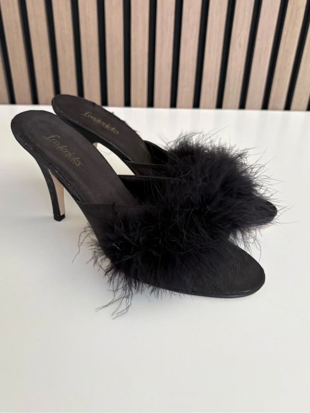 VTG Y2K  FREDERICKS OF HOLLYWOOD Feather Heels